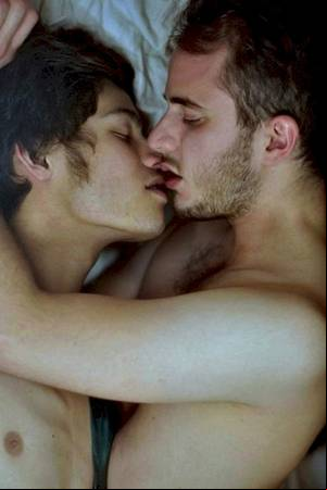 Kissing Couple Porn - 